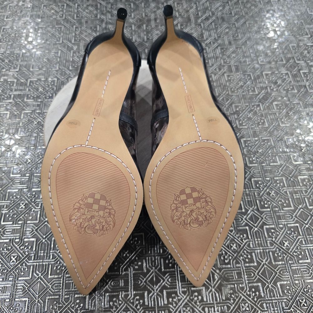 š¢ VinceāCamuto Dark Patterned Heels - Picture 4 of 17